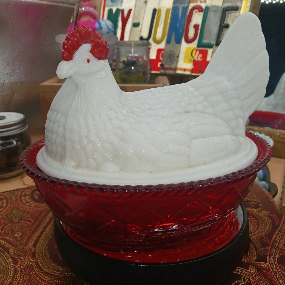 Vtg WESTMORELAND Milk Glass Hen On Amberina Nest SPLIT TAIL Holiday Marriage HON